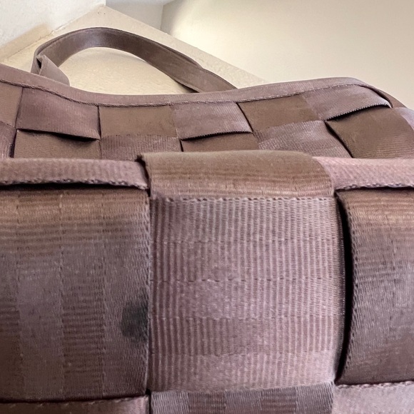 - Harveys Seatbelt Large Brown Cross Woven Drop Handle Tote‎ Purse Satchel … - Picture 4 of 10